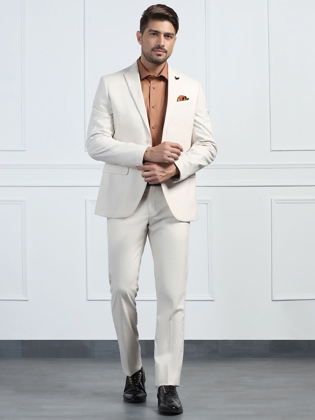 

Blackberrys 2-Piece Textured Men Slim Fit Suits, Beige