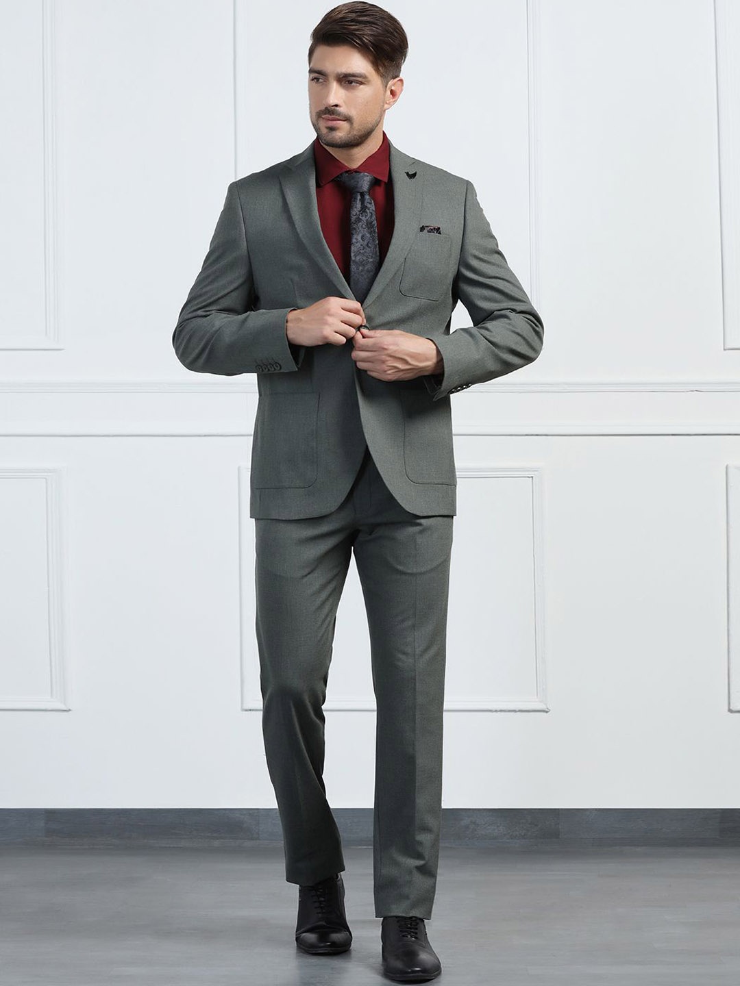 

Blackberrys Slim-Fit Single-Breasted Two-Piece Formal Suit, Olive