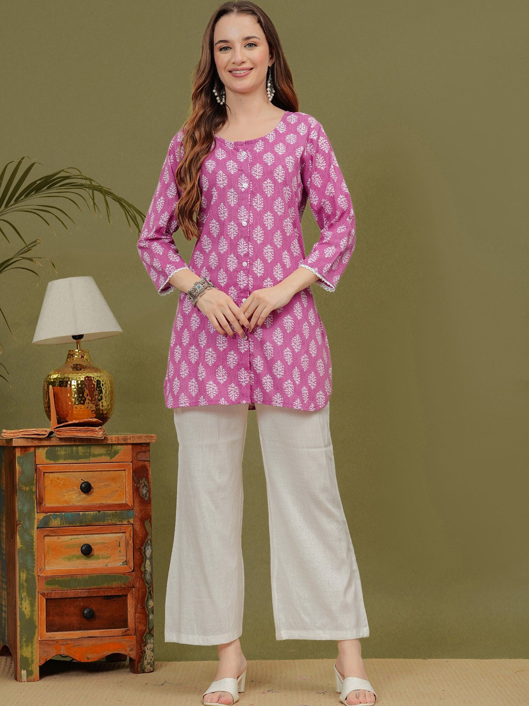 

KALINI Floral Printed Pure Cotton Straight Kurti with Harem Pants, Pink