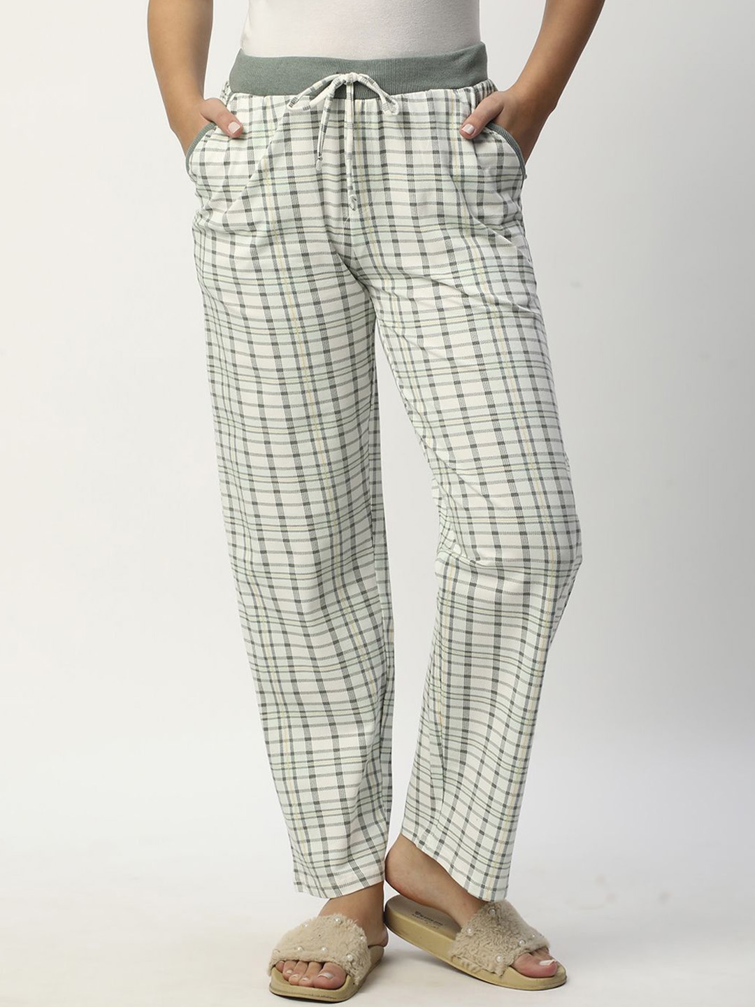 

R&B Women Checked Mid Rise Regular fit Drawsting Lounge Pants, Green