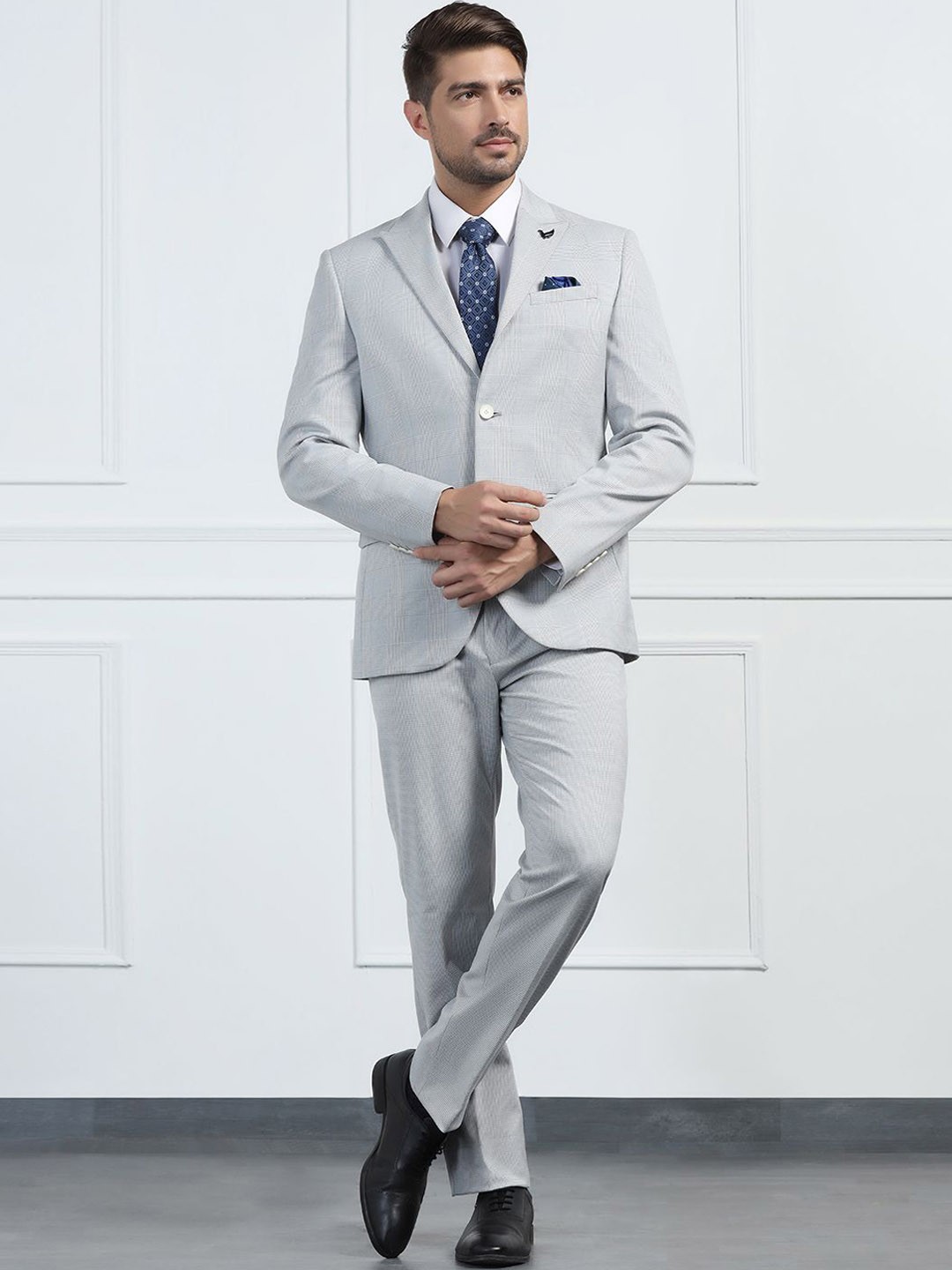 

Blackberrys Men Slim-Fit Single-Breasted Two-Piece Formal Suit, Grey