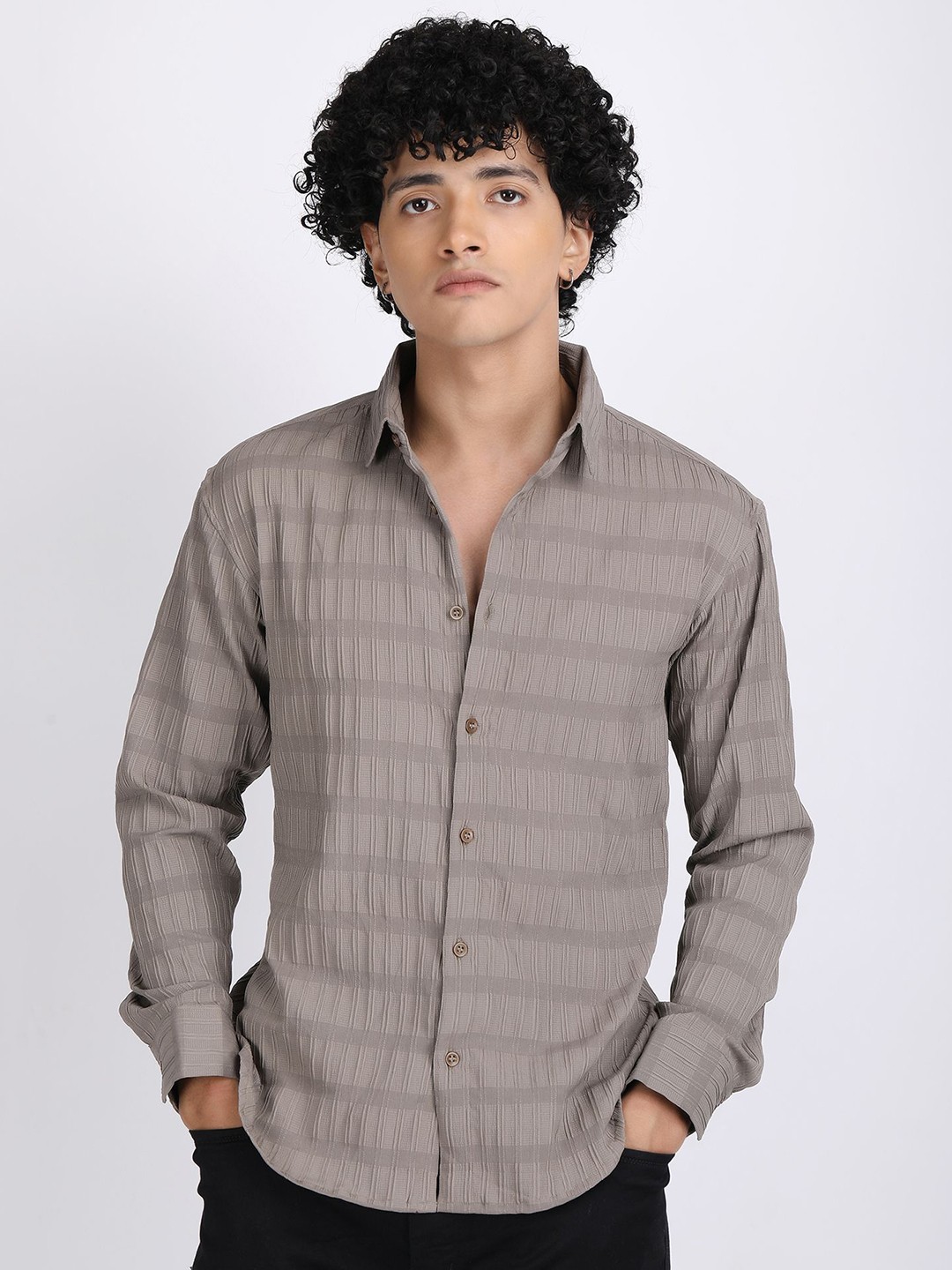 

The Roy Men Comfort Slim Fit Opaque Striped Casual Shirt, Grey
