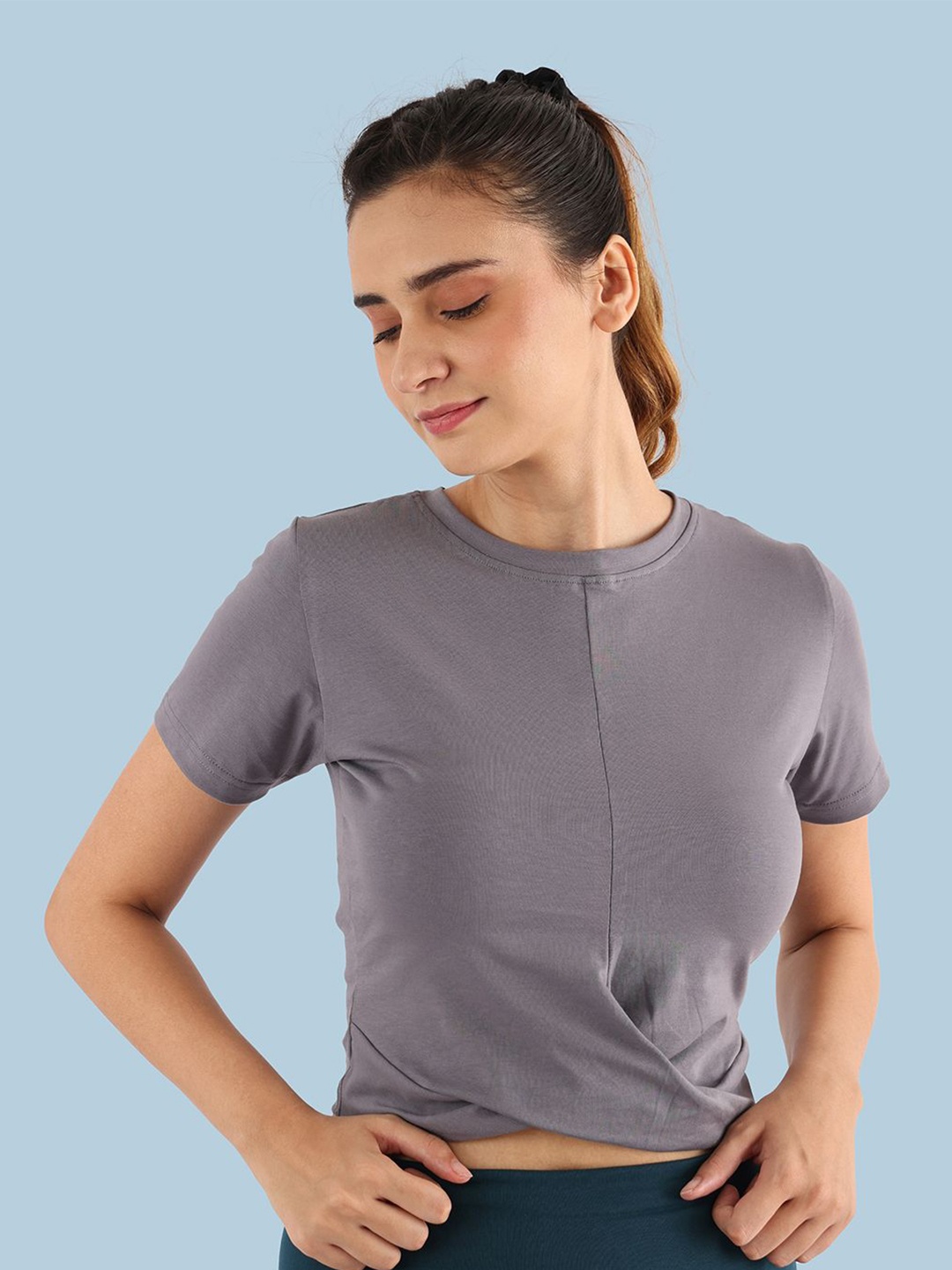 

Nite Flite Women Solid Crop Knot Top, Grey