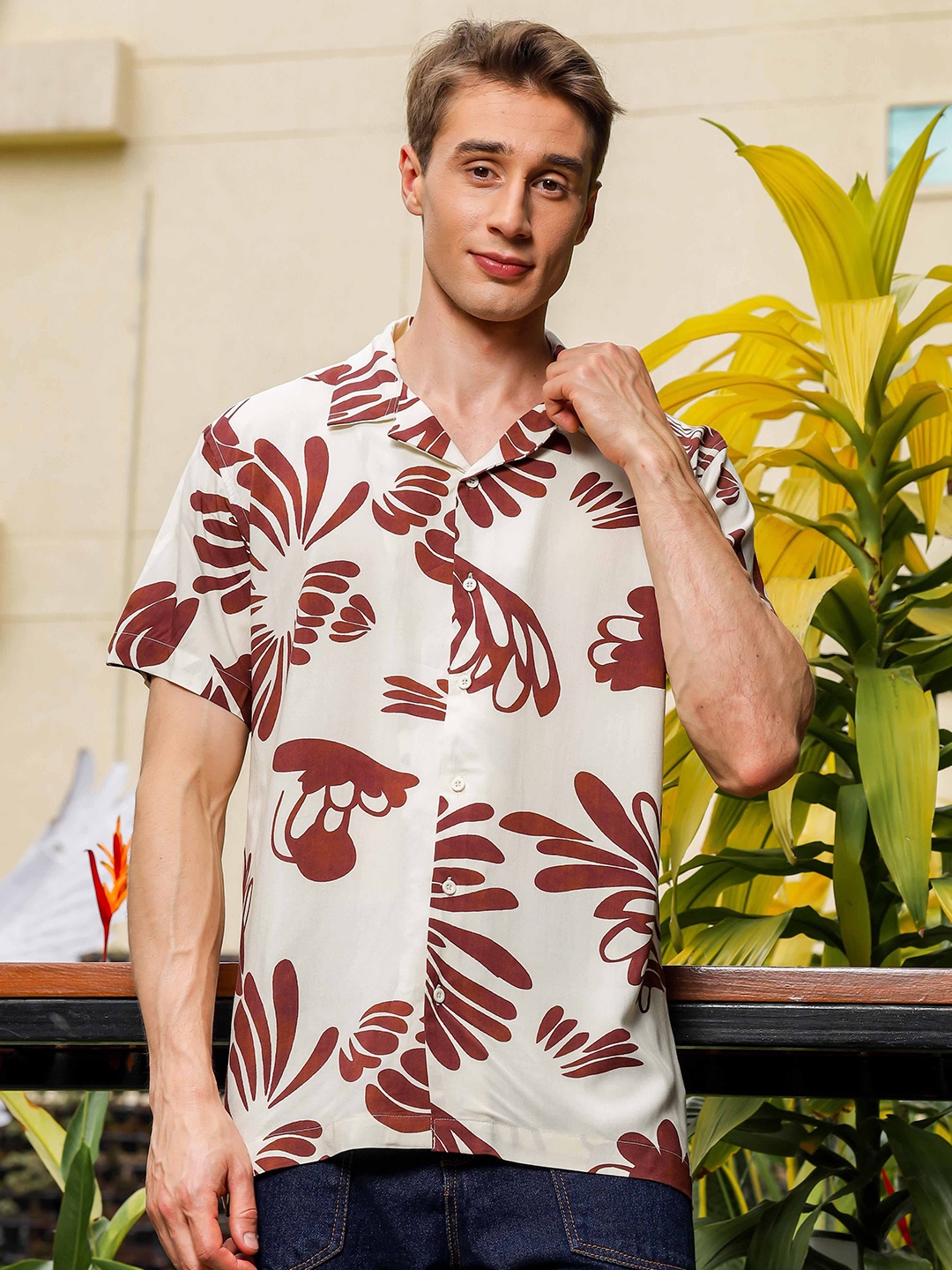 

TOMHIDDLE Men Classic Floral Printed Casual Shirt, Cream