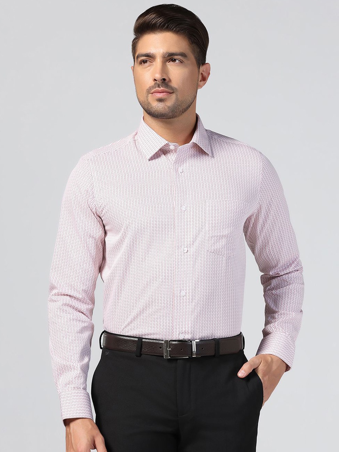 

Blackberrys Men Slim Fit Opaque Striped Formal Shirt, Pink