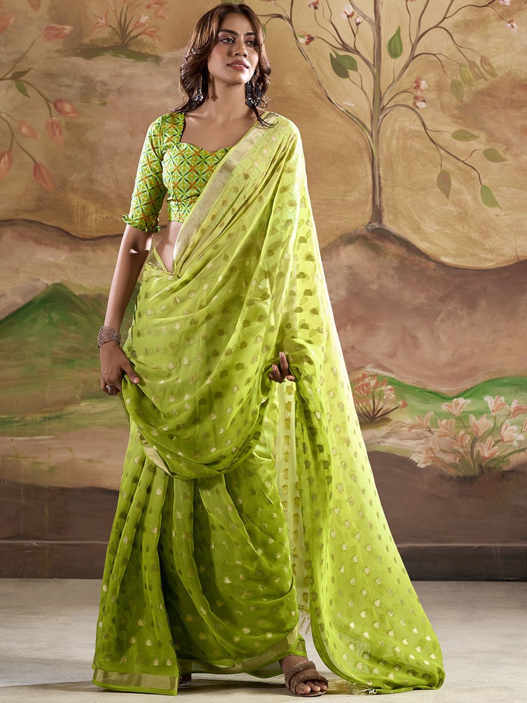 

Mitera Ethnic Motifs Zari Banarasi Saree, Green