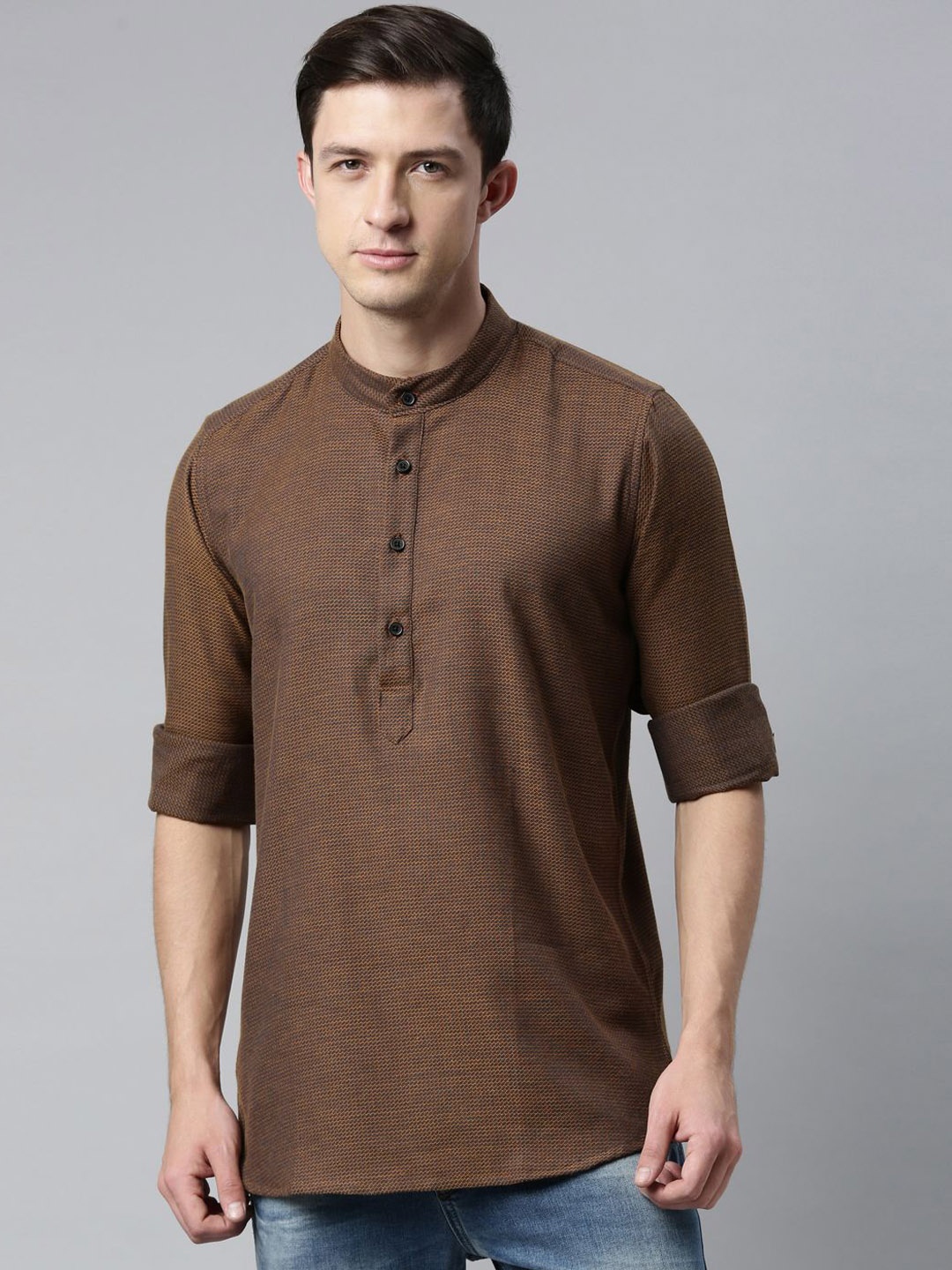 

Cross Court Geometric Woven Design Mandarin Collar Cotton Short Straight Kurta, Brown