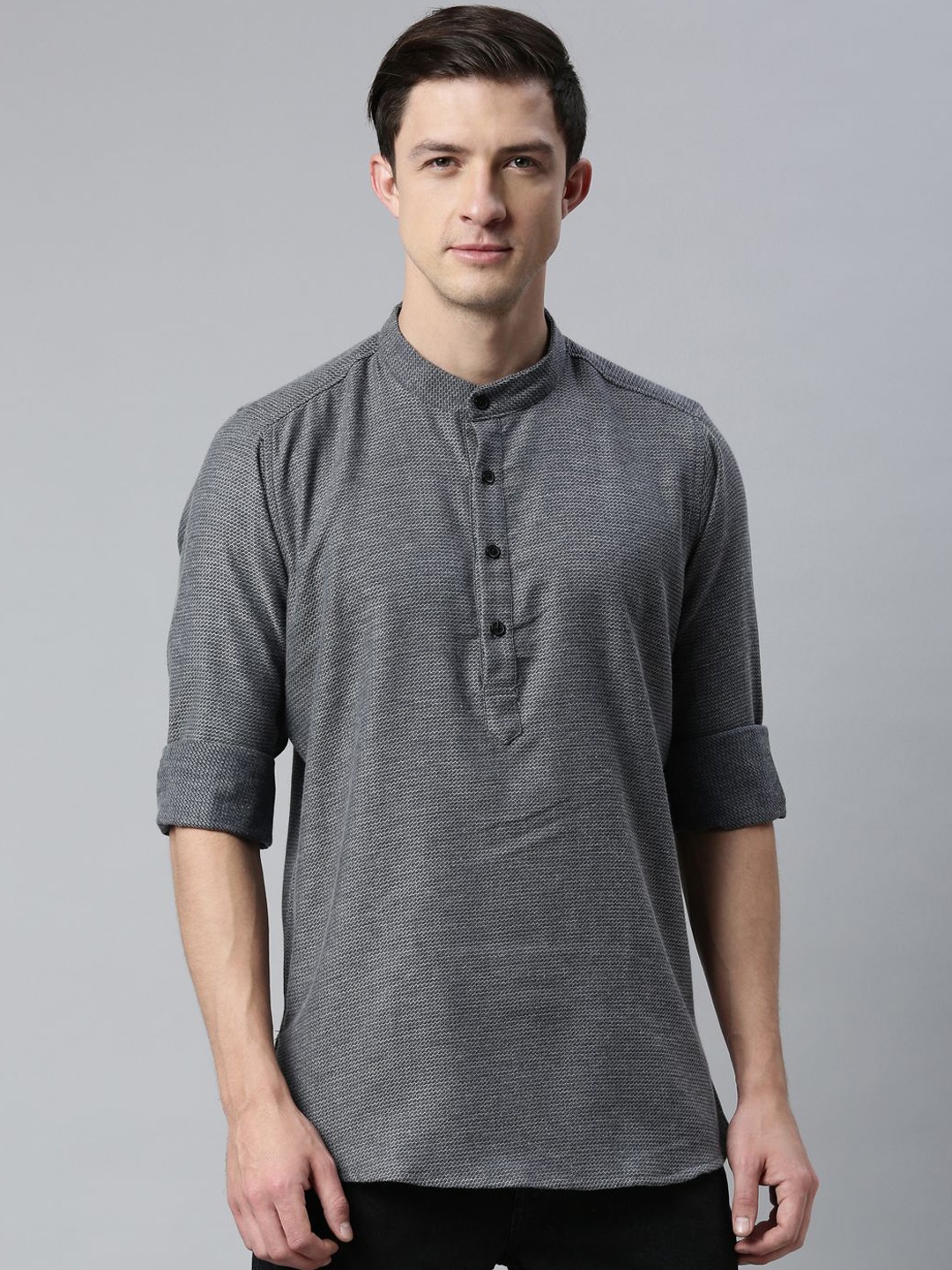 

Cross Court Geometric Woven Design Mandarin Collar Cotton Short Straight Kurta, Grey