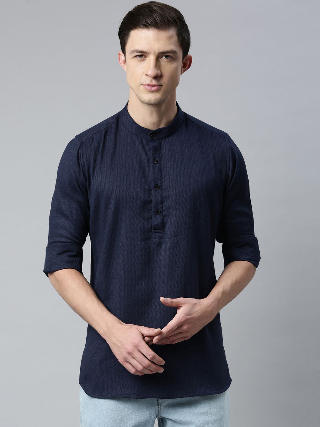 

Cross Court Geometric Woven Design Mandarin Collar Cotton Short Straight Kurta, Navy blue