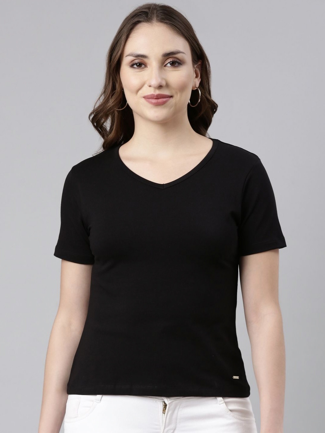 

TWIN BIRDS Women V-Neck Regular Sleeves Relaxed Fit Pockets T-shirt, Black