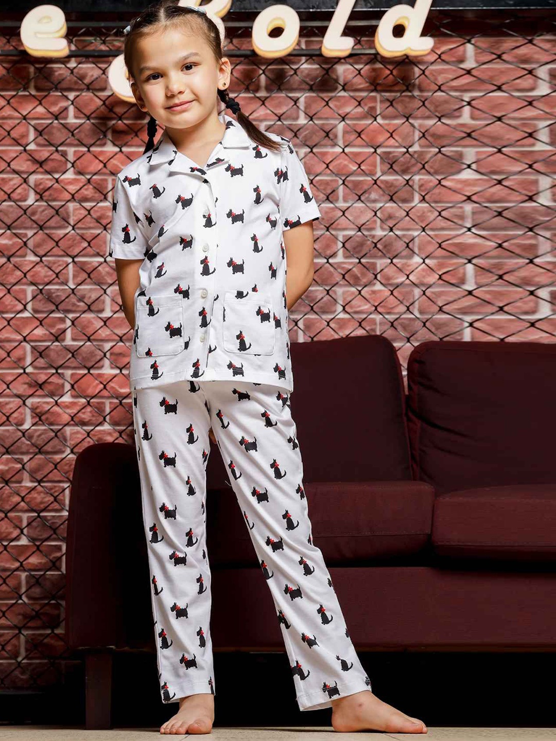 

ONE SKY Girls Conversational Printed Pure Cotton Night suit, White