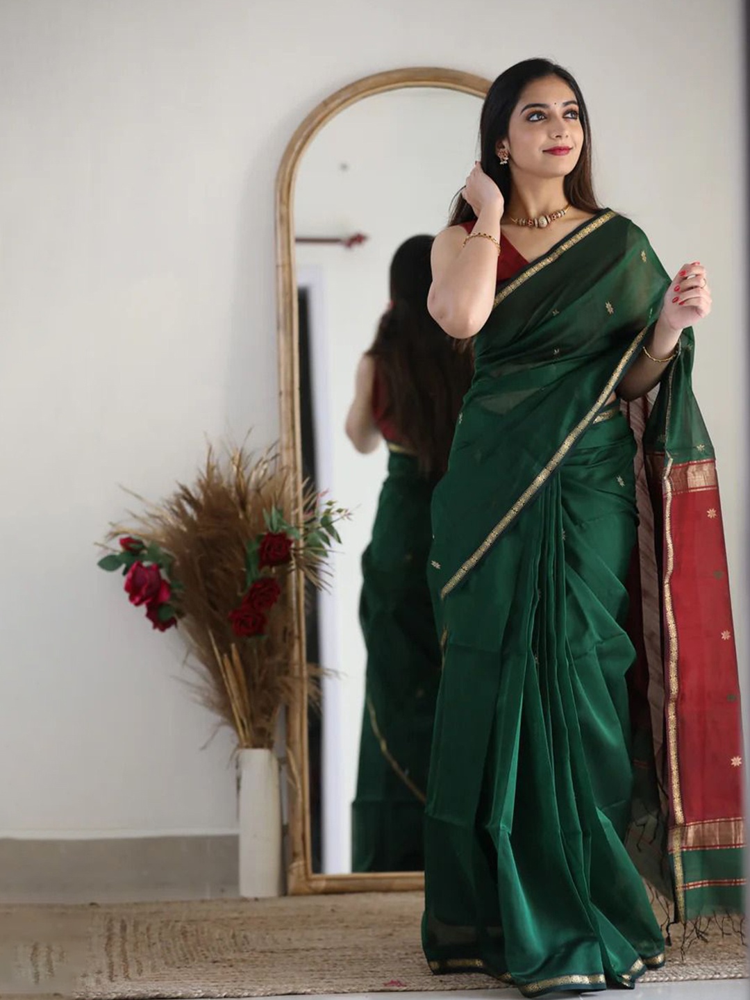 

Upalksh Woven Design Zari Kanjeevaram Saree, Maroon