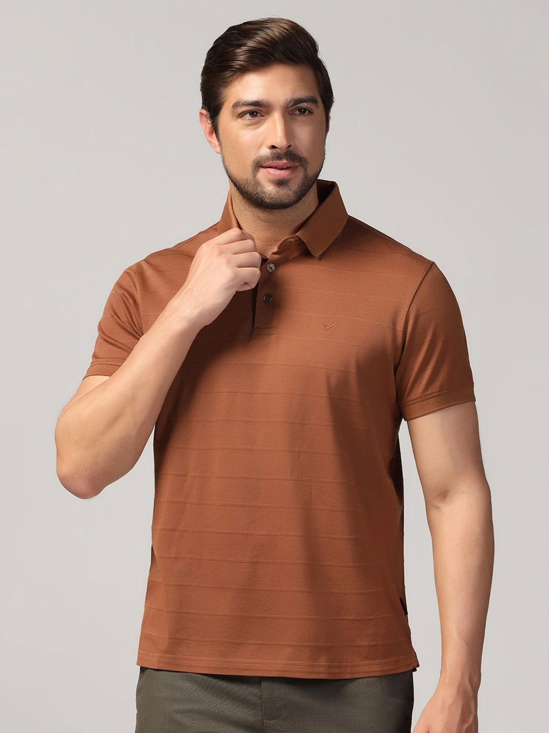 

Blackberrys Men Polo Collar Pockets Slim Fit T-shirt, Brown