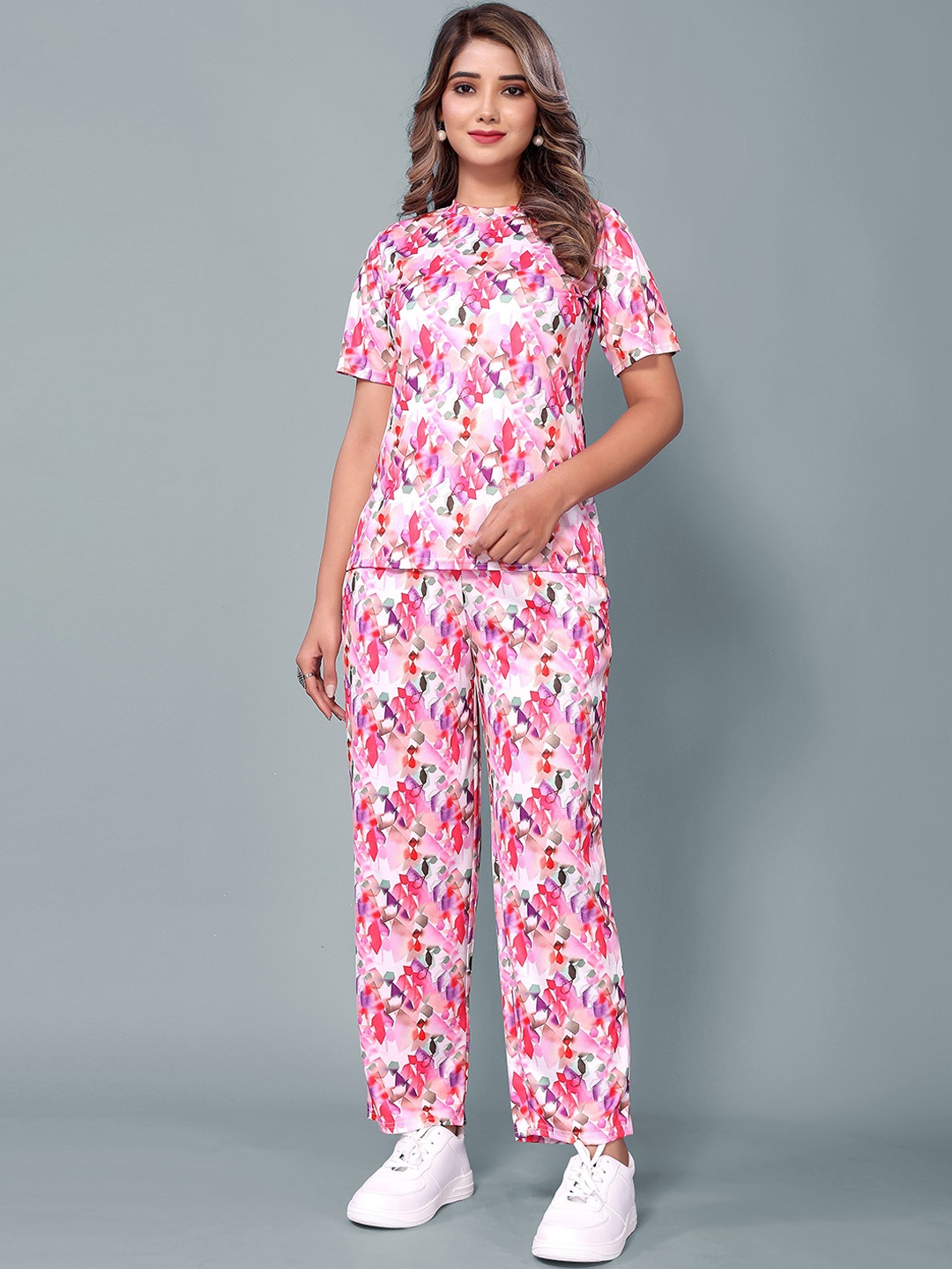 

Aardiva Printed T-shirt With Trousers Co-Ords, Pink