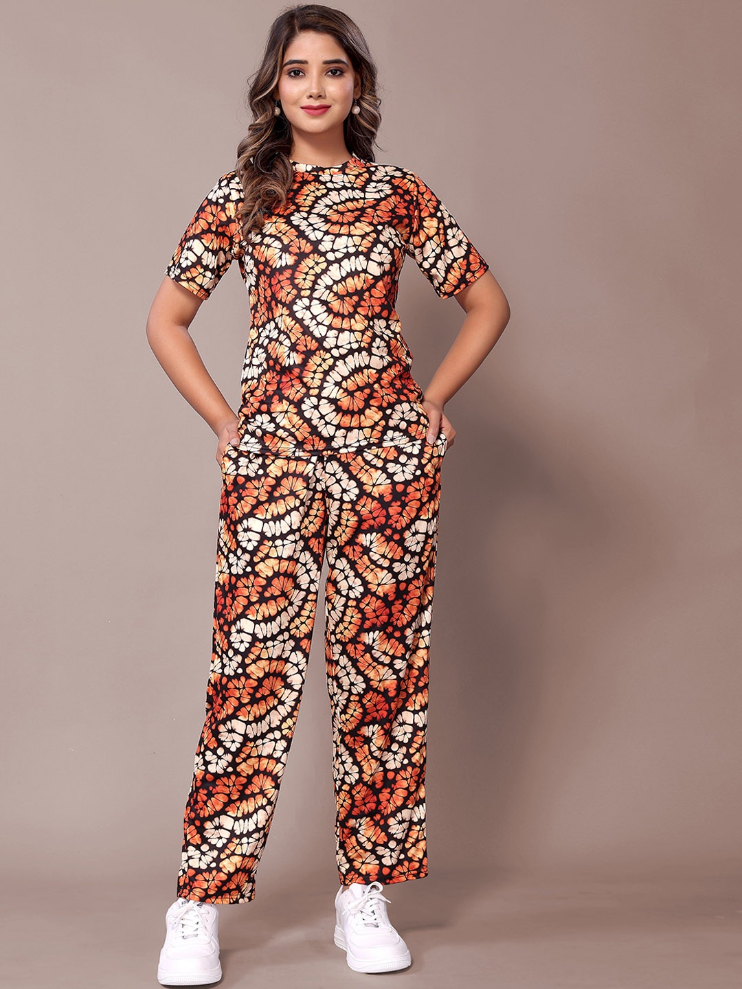 

Aardiva Printed T-shirt With Trousers Co-Ords, Brown