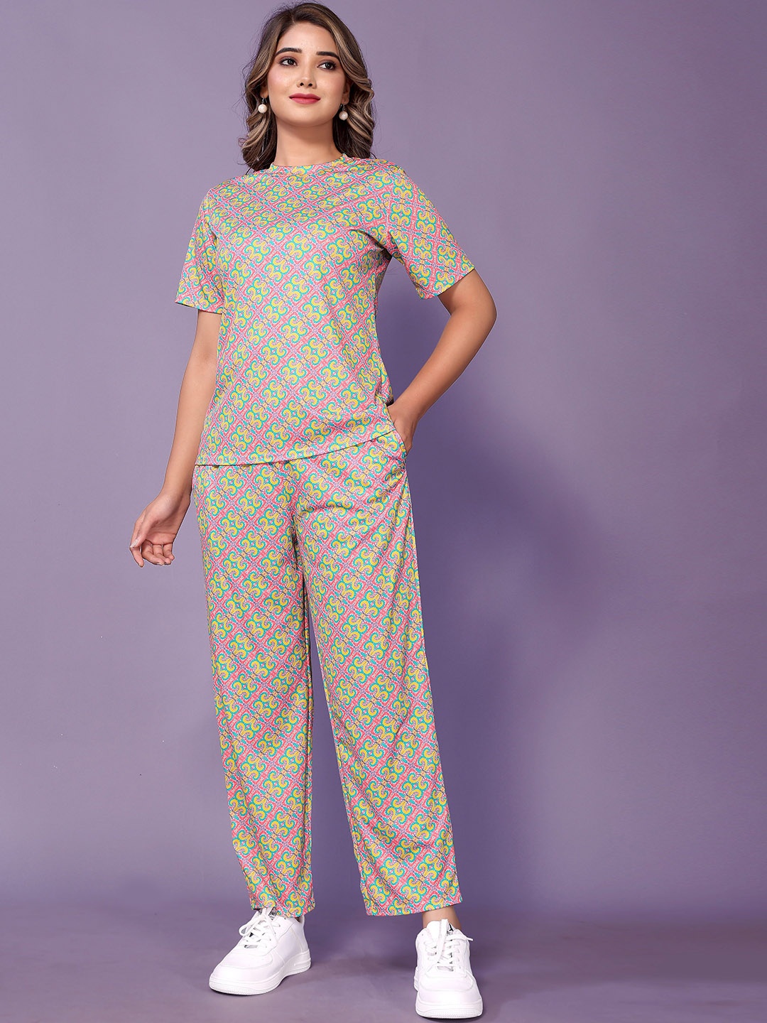 

Aardiva Printed T-shirt With Trousers Co-Ords, Pink