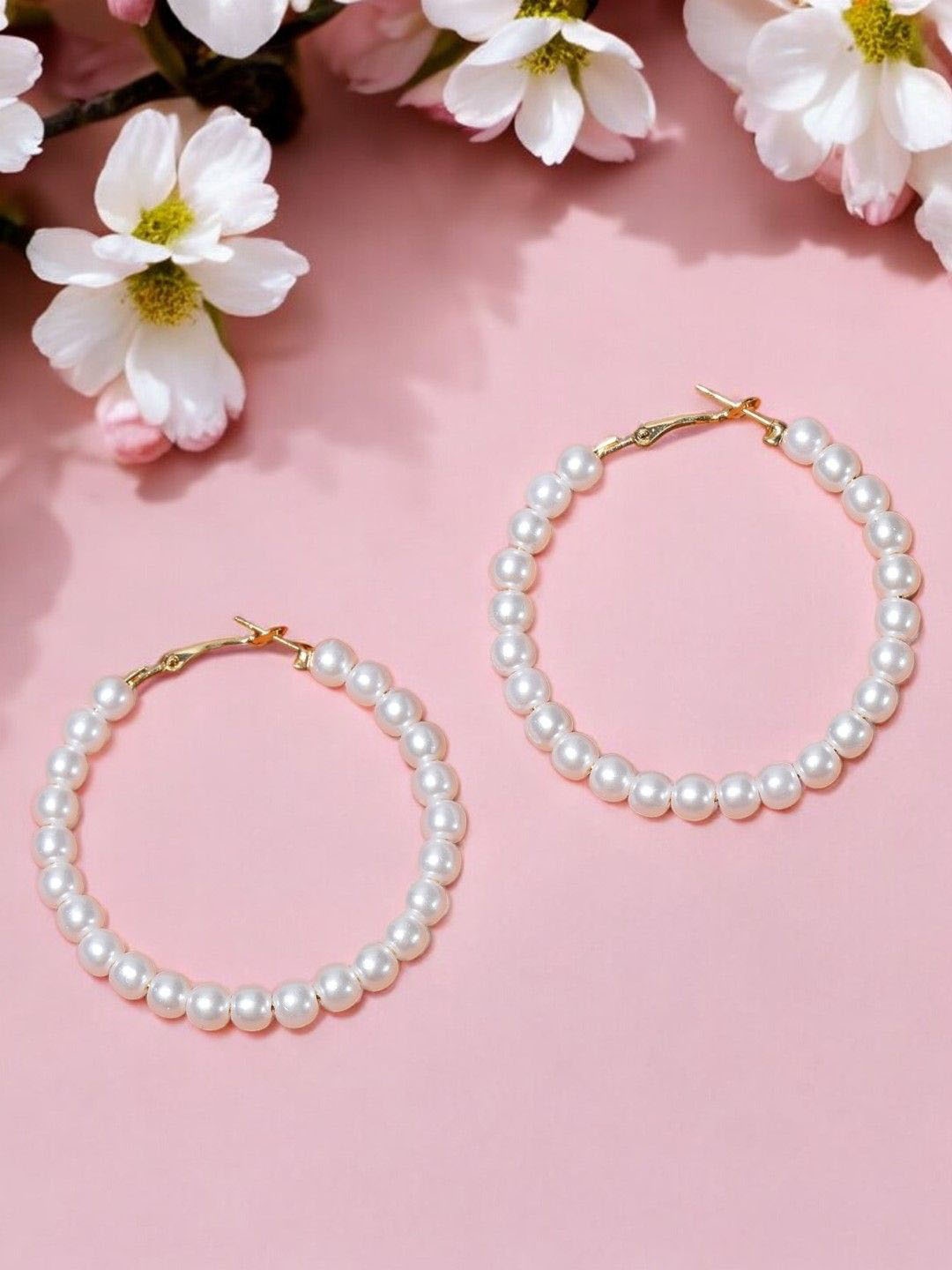 

fabula Contemporary Pearls Hoop Earrings, White
