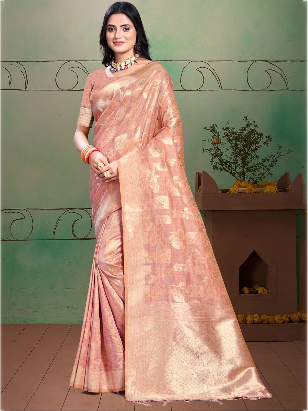 

Ishin Ethnic Motif Zari Woven Saree, Peach