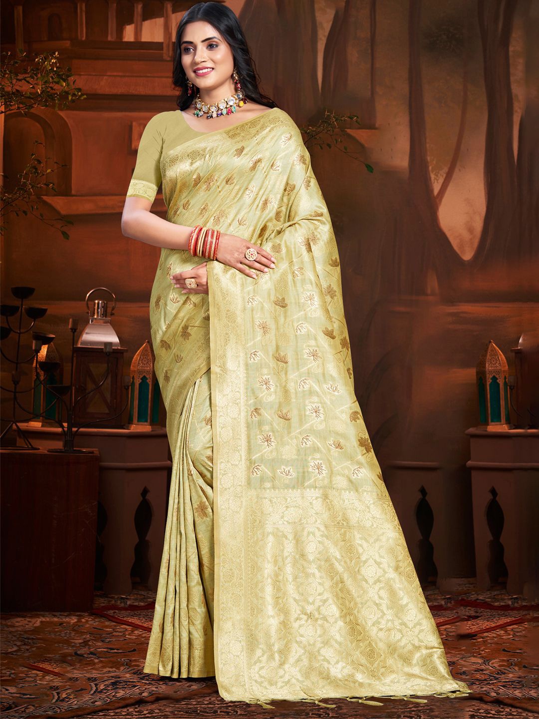 

Ishin Ethnic Motif Zari Woven Saree with Blouse, Green