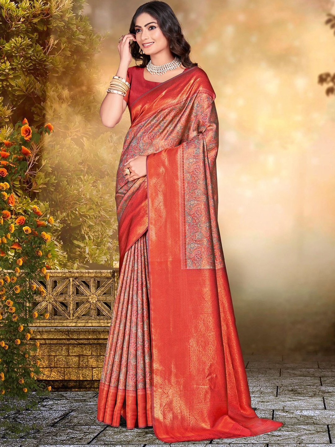 

Ishin Woven Design Zari Saree, Grey