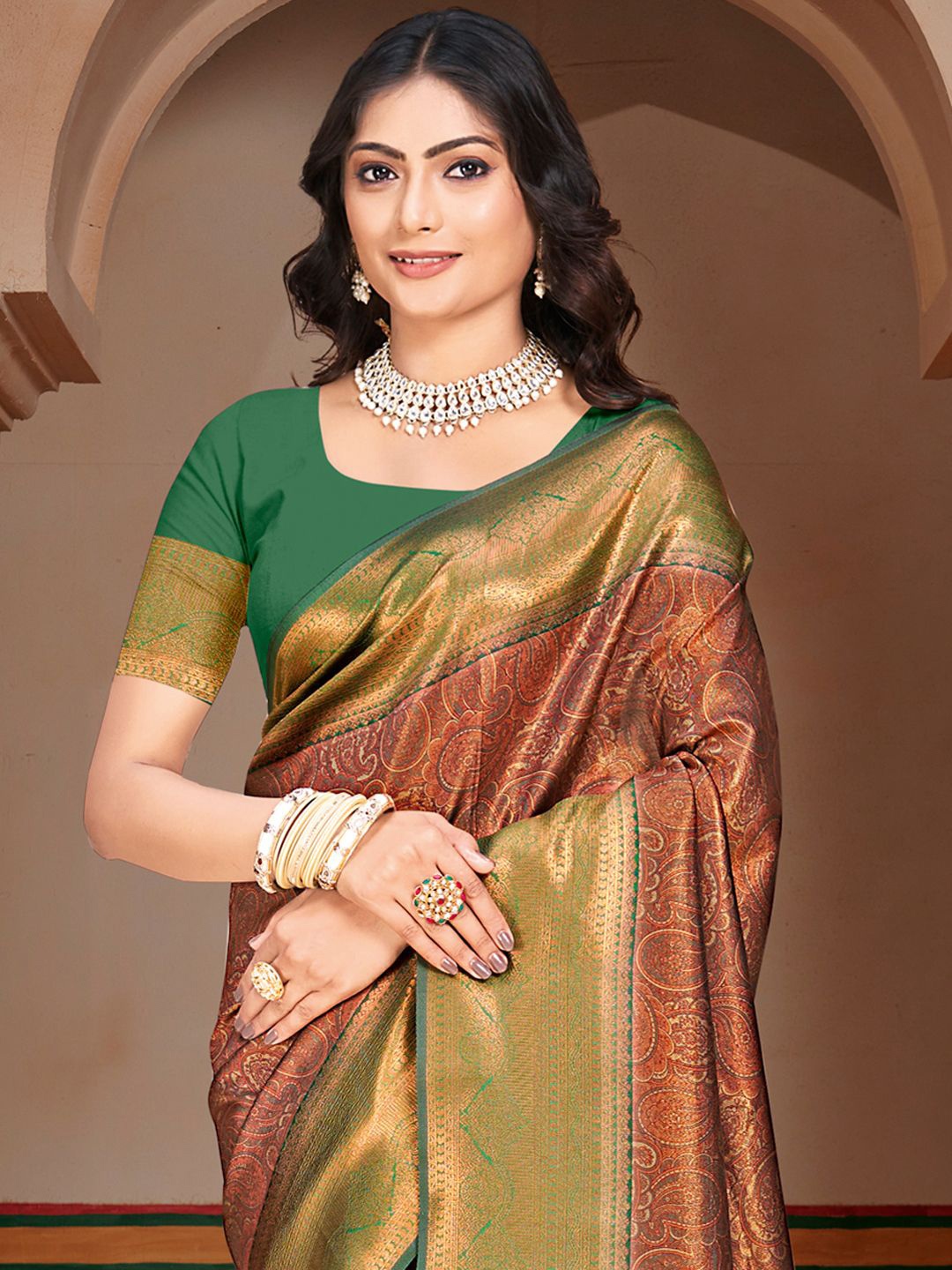 

Ishin Woven Design Zari Saree, Green