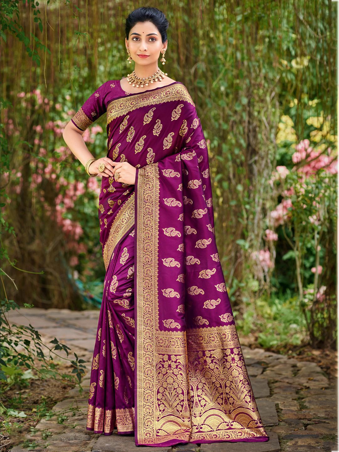 

Ishin Paisley Zari Saree, Burgundy