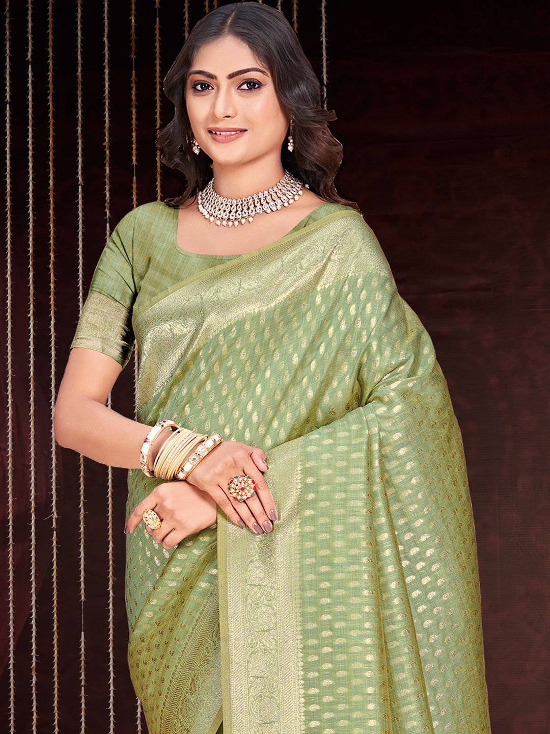 

Ishin Woven Design Zari Saree, Green