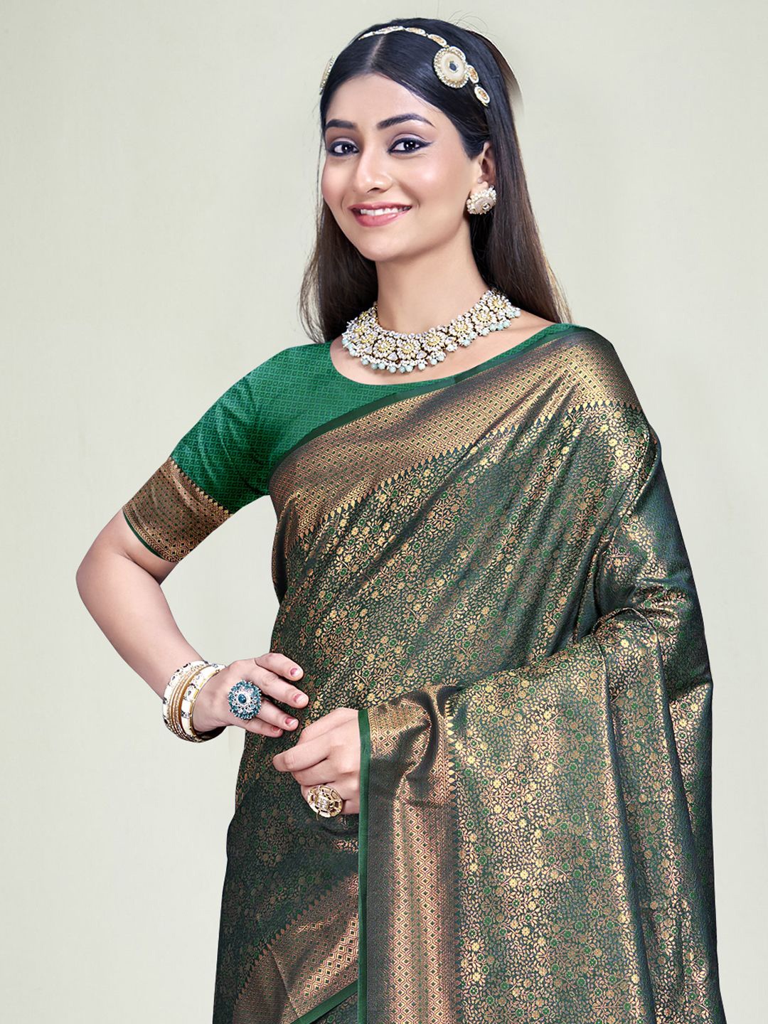 

Ishin Ethnic Motifs Woven Designed Zari Banarasi Saree, Green