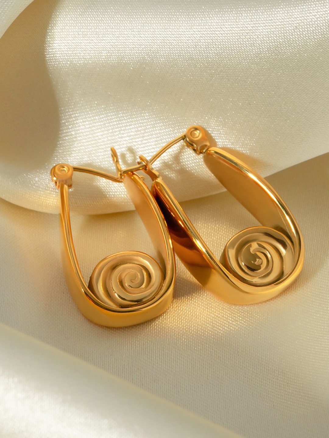 

PALMONAS Origami Gold-Plated Circular Half Hoop Earrings