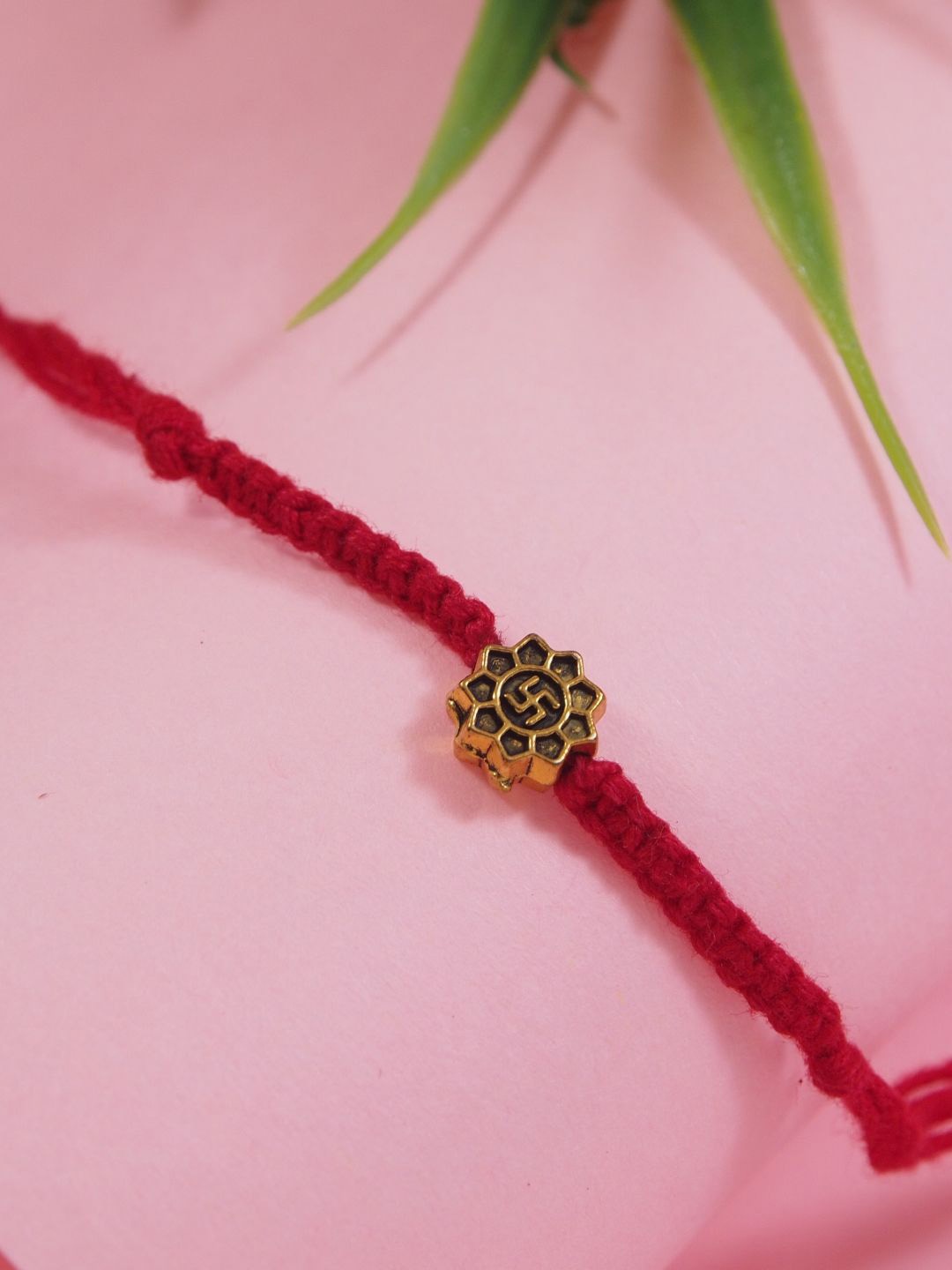 

I Jewels Swastik Thread Rakhi With Roli Chawal & Greeting Card, Red