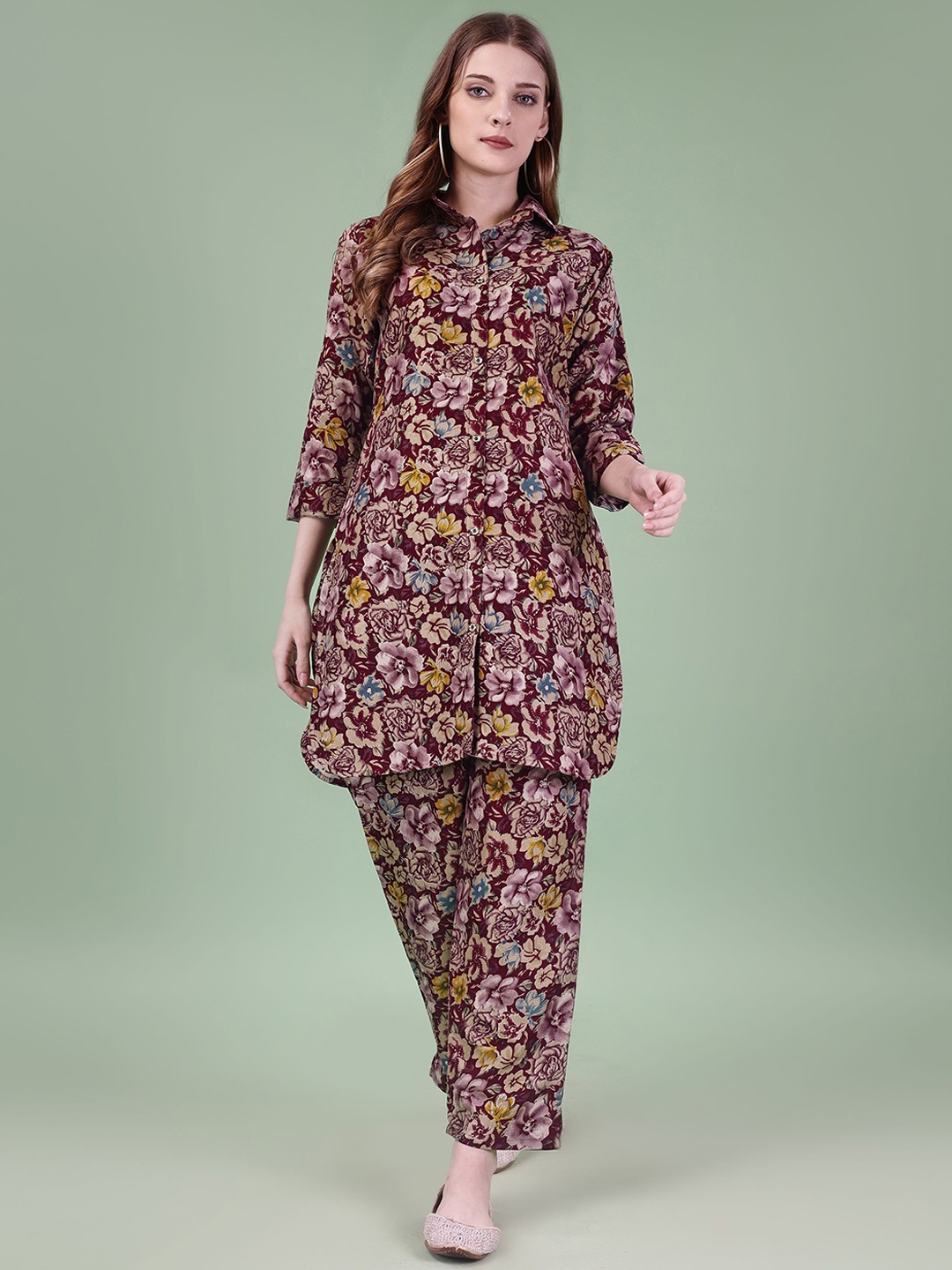 

Aardiva Floral Printed Shirt Collar Regular Kurta with Trousers, Purple