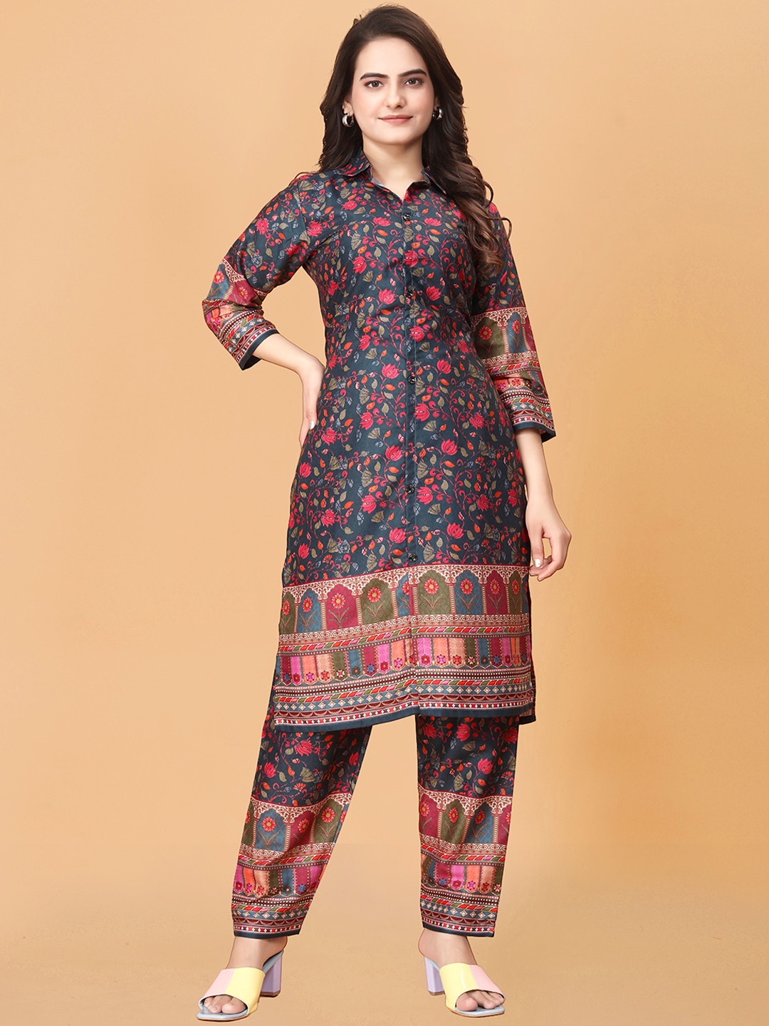 

Aardiva Floral Printed Straight Kurta with Trousers, Navy blue