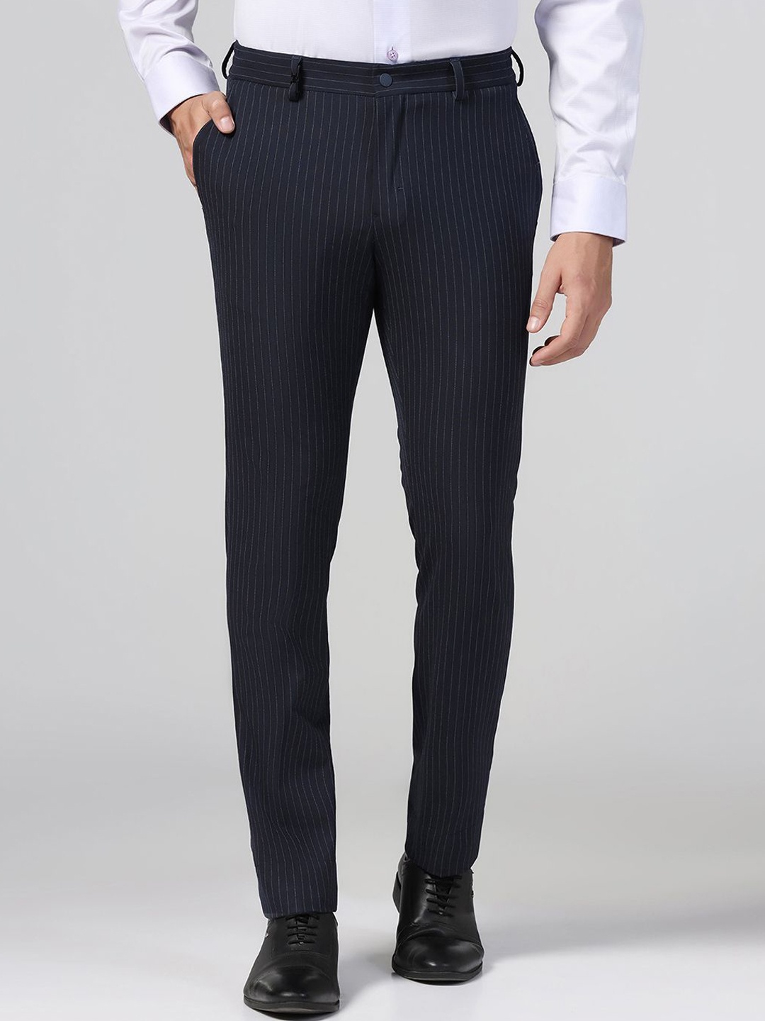 

Blackberrys Men Striped Slim Fit Chinos Trousers, Navy blue