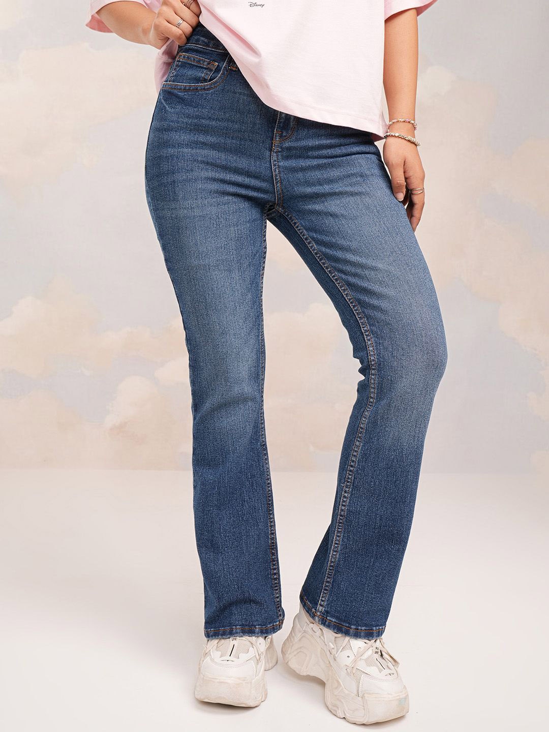 

Tokyo Talkies Women Bootcut Light Fade Stretchable Jeans, Blue