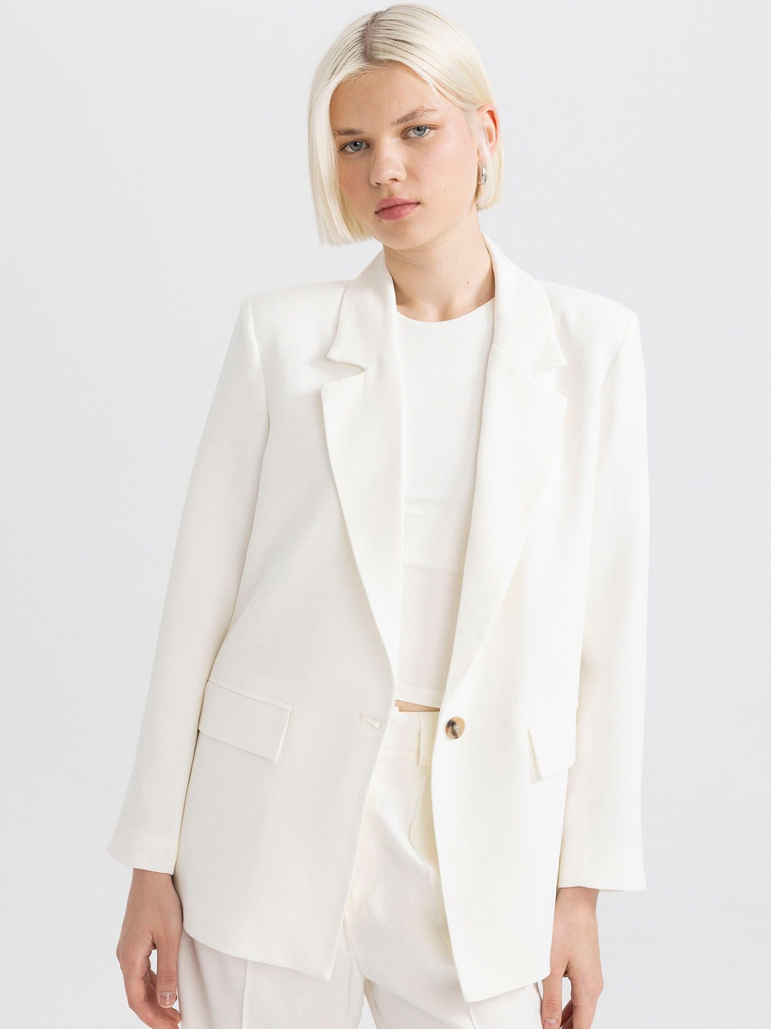 

DeFacto Notched Lapel Long Sleeves Formal Single Breasted Blazer, White