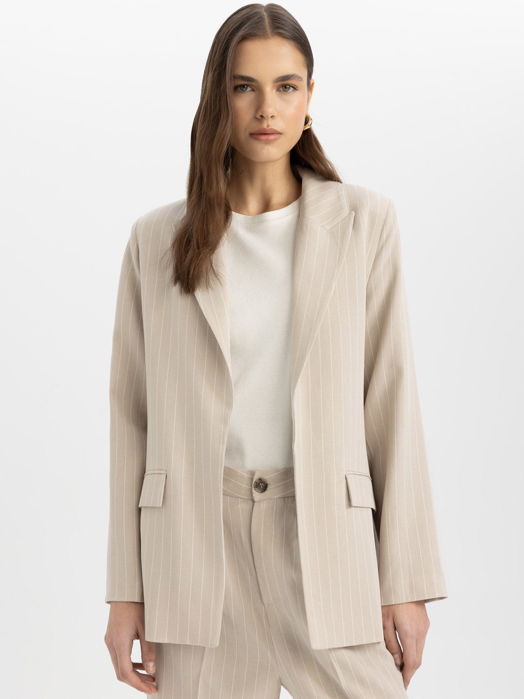 

DeFacto Women Striped Notched Lapel Collar Single Breasted Formal Blazer, Cream