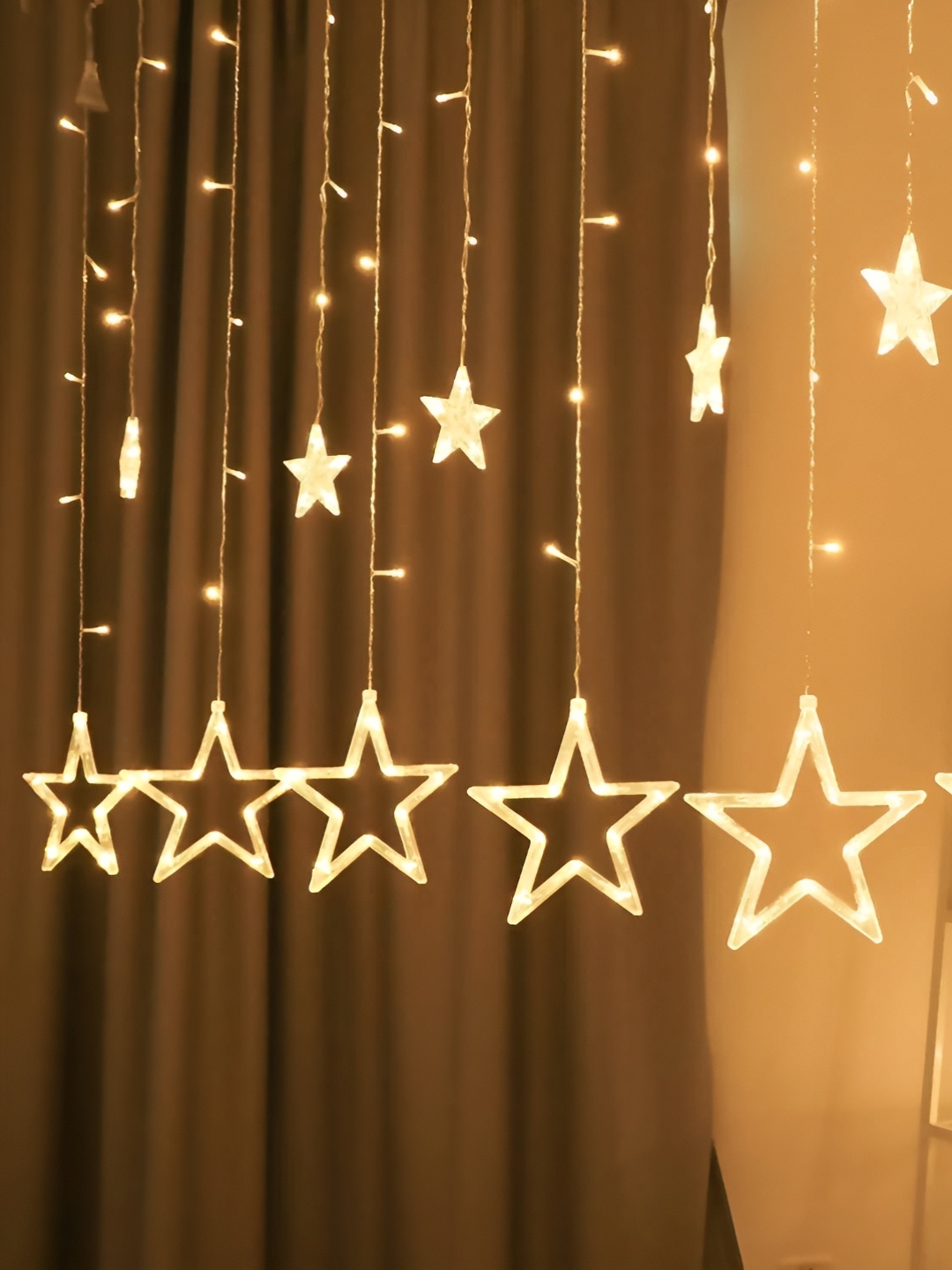

ENORMITY Yellow & White Waterproof Star Shaped String Light