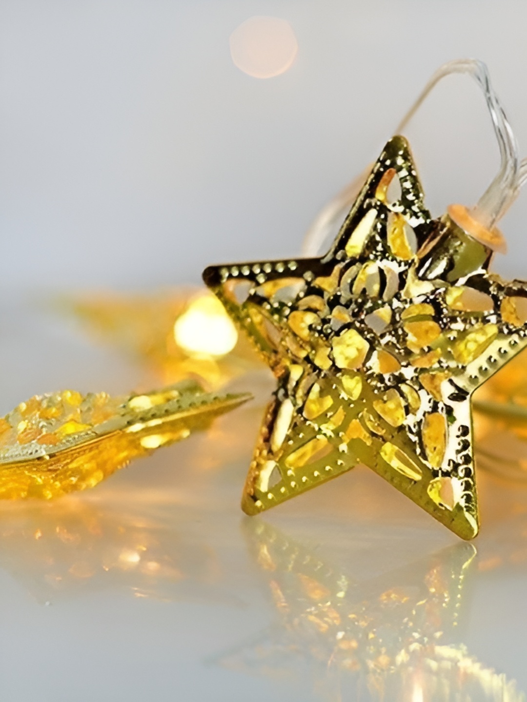 

ENORMITY Yellow Waterproof Star Shape String Light