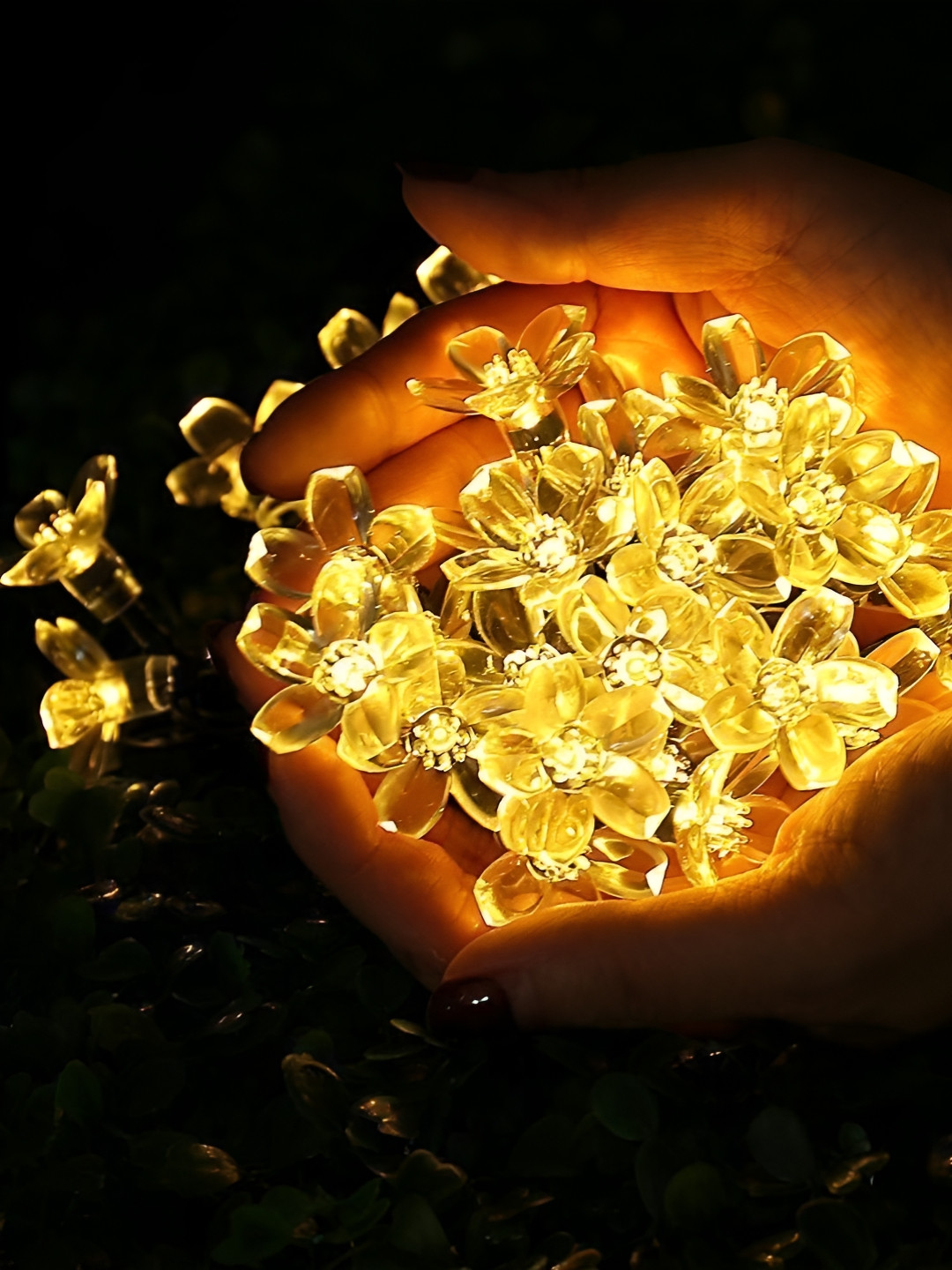 

ENORMITY Yellow 2 Pieces Flower Shaped LED String Lights
