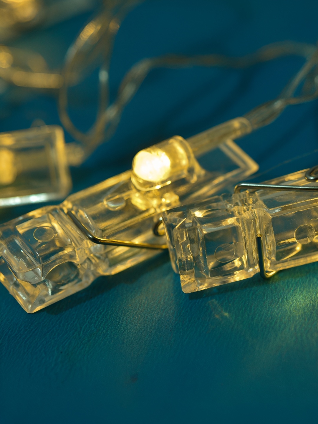

ENORMITY Yellow Photo Clip Shaped LED String Lights