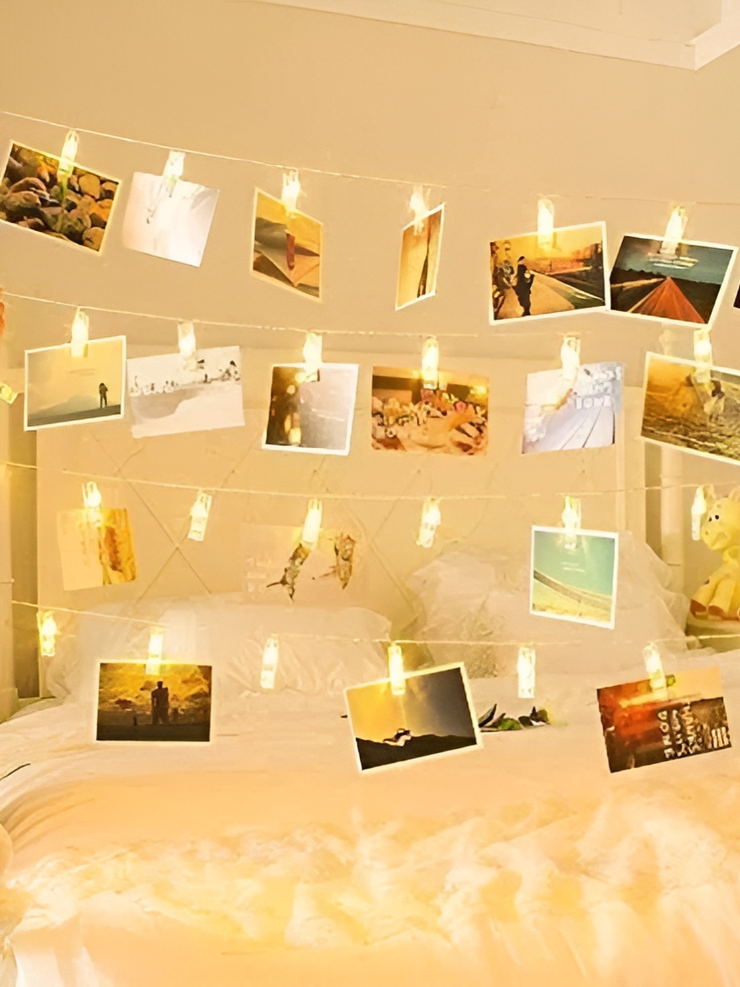 

ENORMITY Gold Toned Photo Clip Shape String Lights