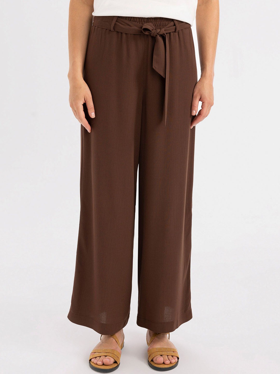 

DeFacto Women Solid Parallel Trousers, Brown