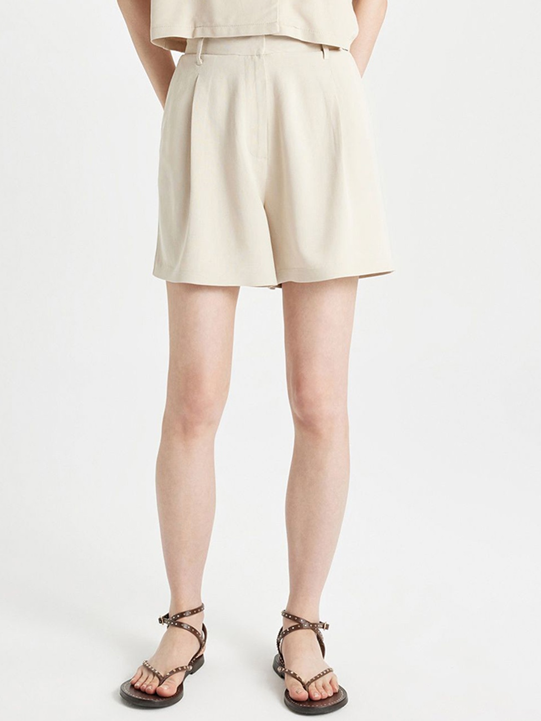 

DeFacto Women Regular Fit Shorts, Off white