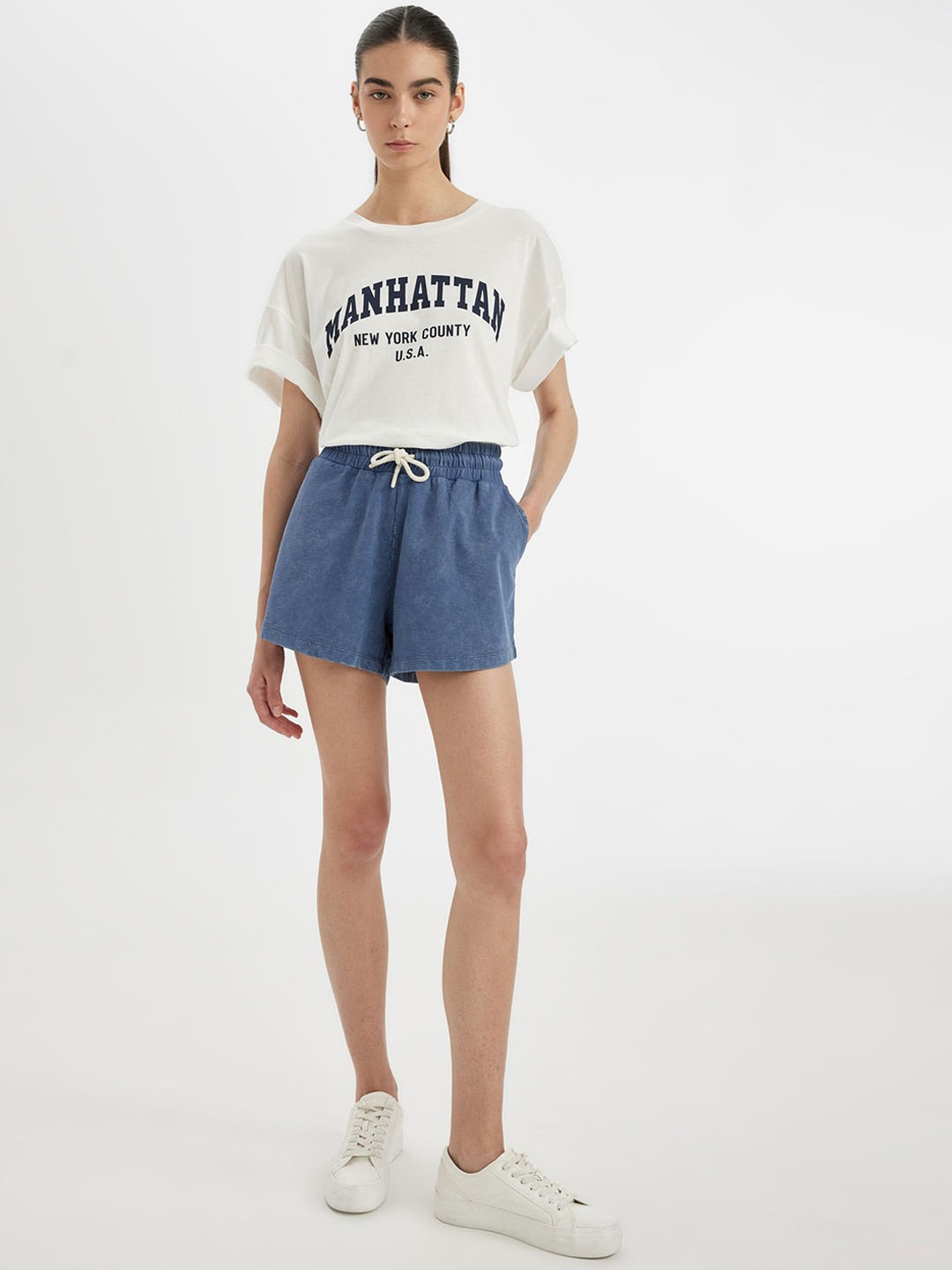 

DeFacto Women Cotton Mid-Rise Shorts, Blue