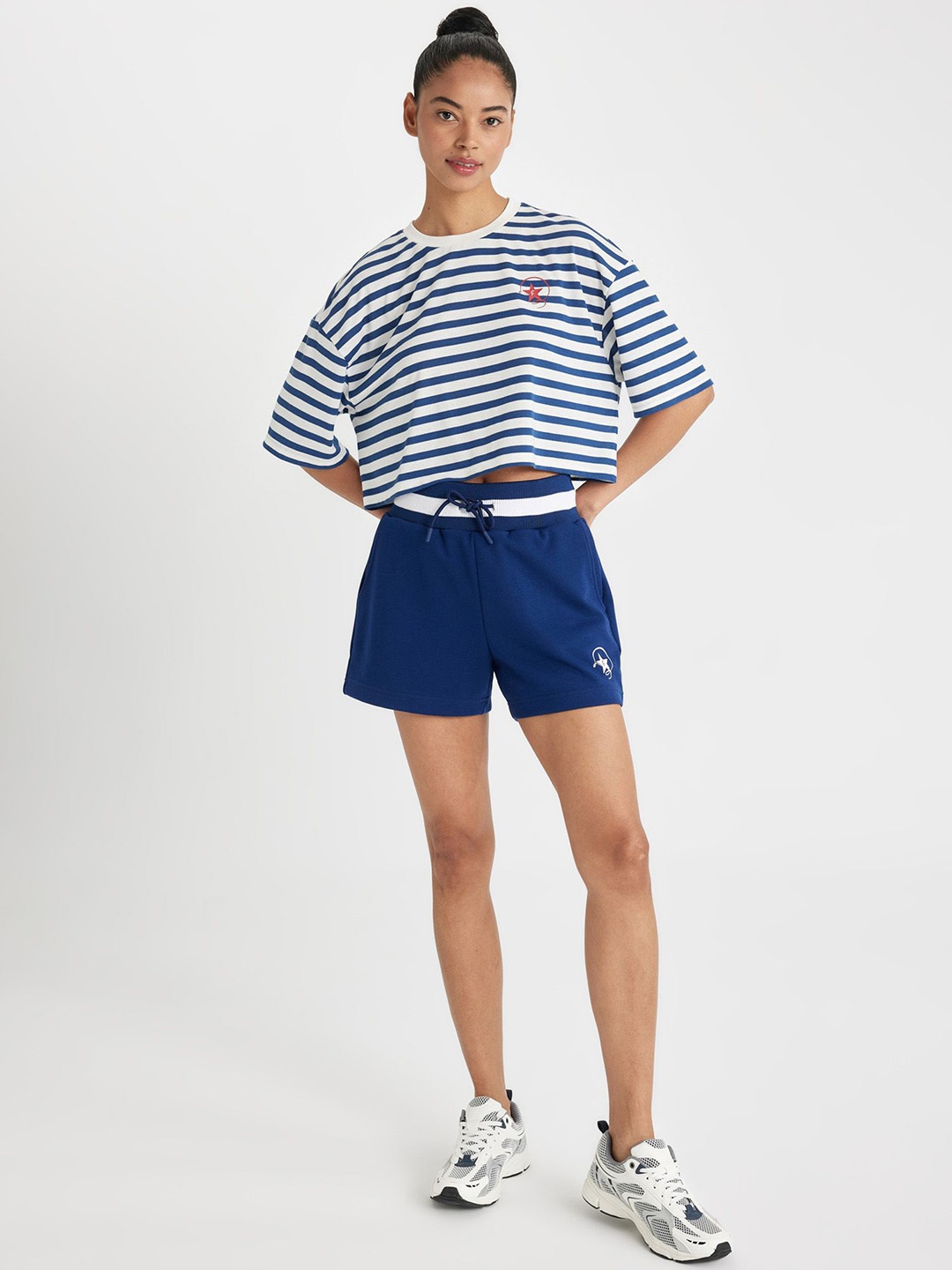 

DeFacto Women Mid-Rise Regular Fit Shorts, Blue