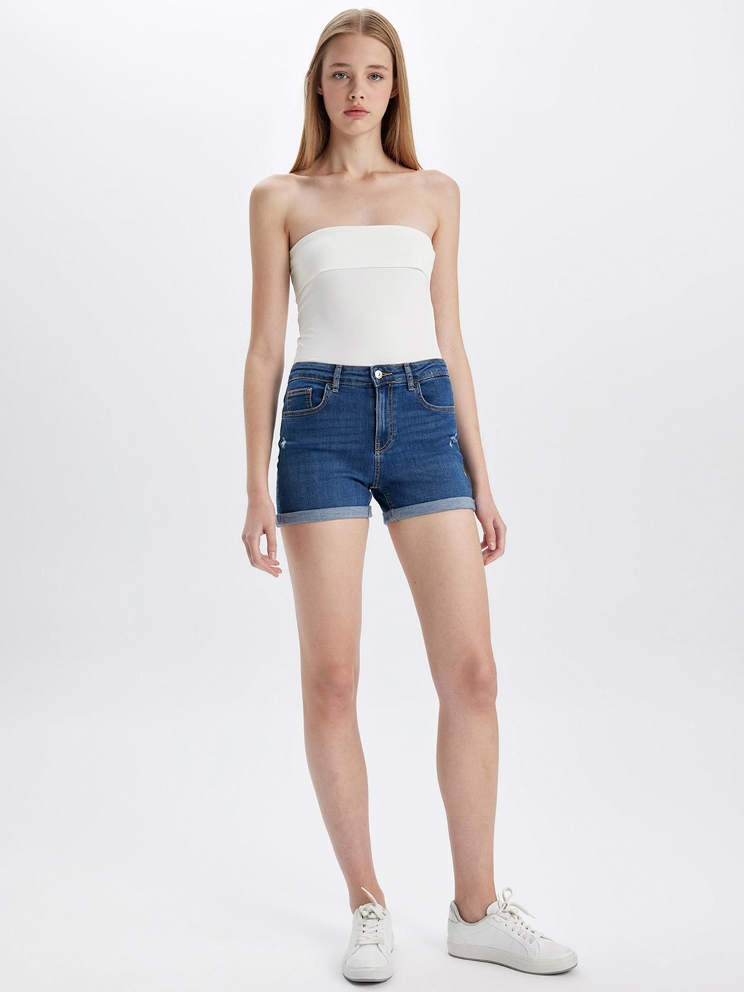 

DeFacto Women Washed Mid-Rise Regular Fit Above Knee Denim Shorts, Na