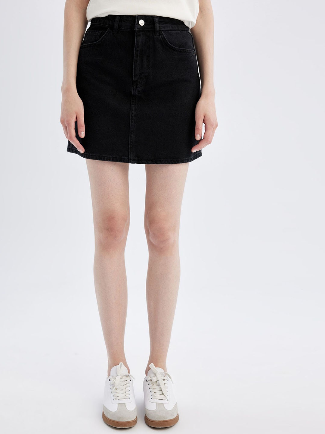 

DeFacto Women Pure Cotton Above Knee Straight Skirts, Black