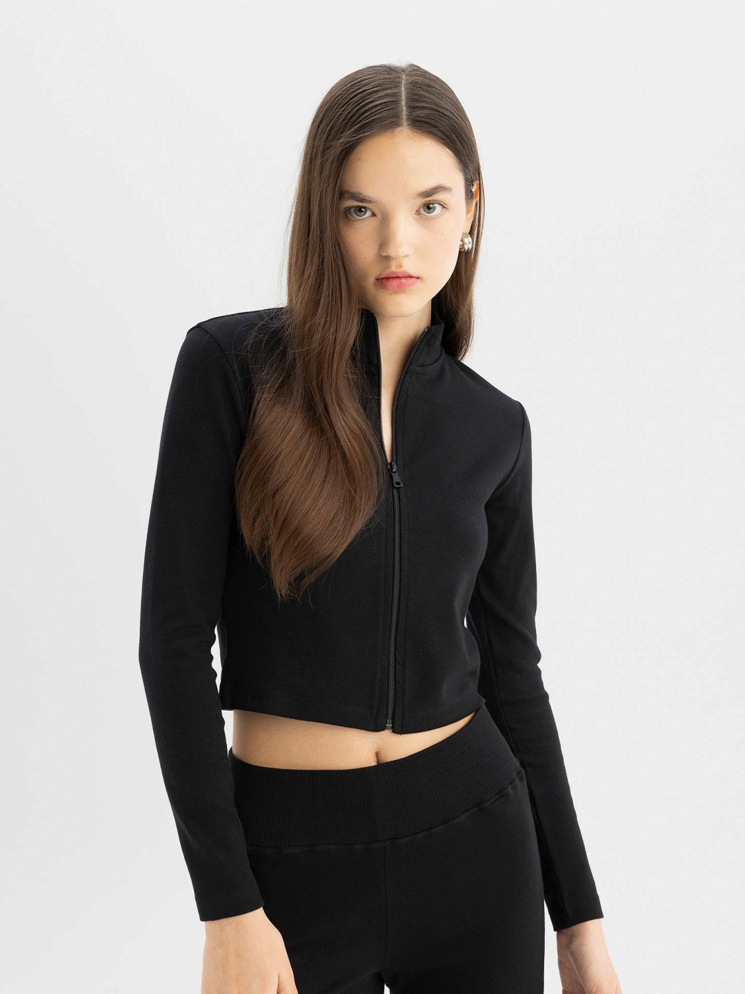 

DeFacto Slim Fit Crop Cardigan, Black
