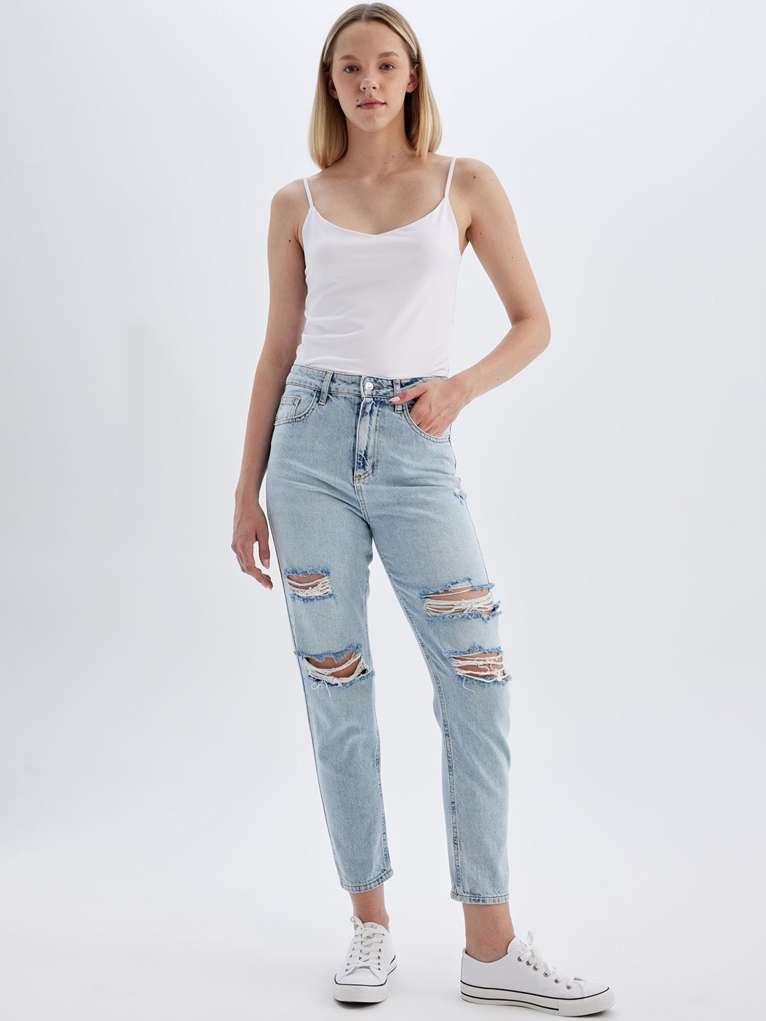 

DeFacto Women Cotton Ripped Slash Knee Cropped Jeans, Blue