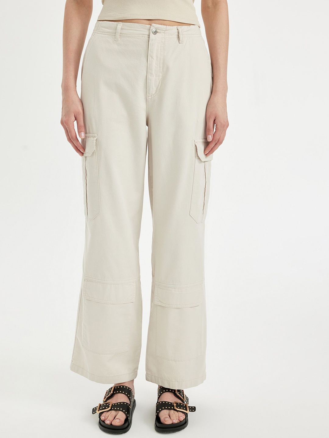 

DeFacto Women Regular Fit Mid-Rise Flat-Front Woven Cargos Trousers, Off white